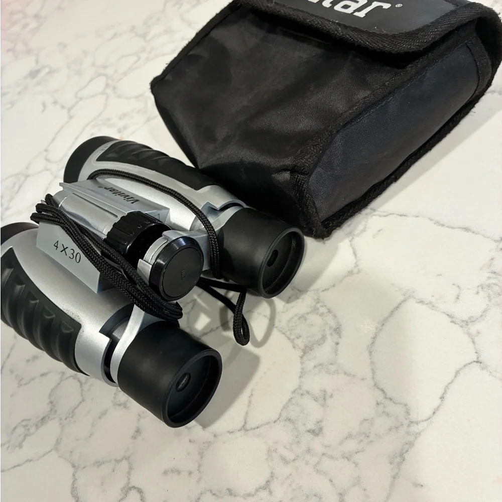 4x30 Compact Binoculars in Silver and Black